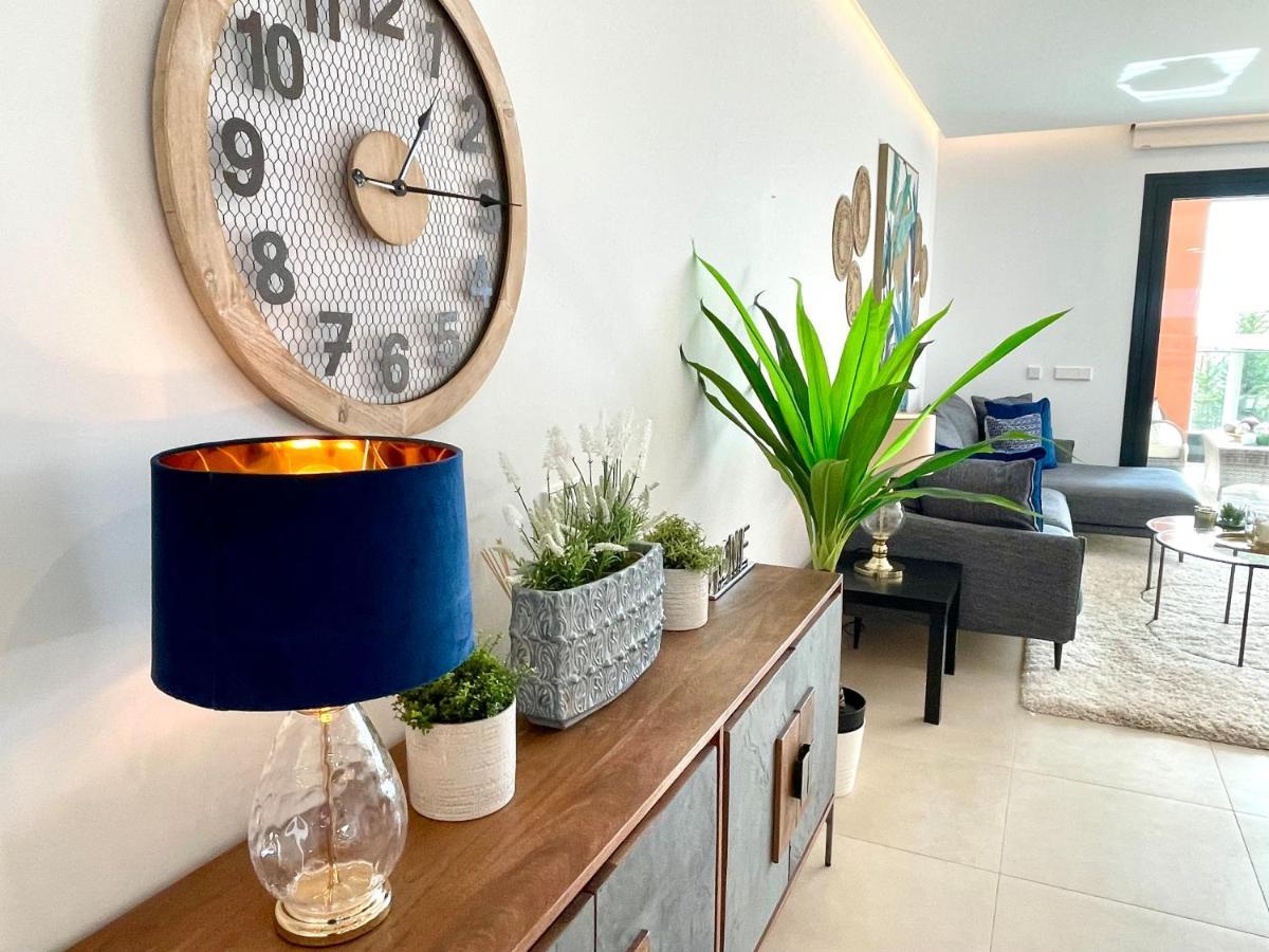 Luxury 3 Bedroom Apartment 300M From The Beach Fuengirola Bagian luar foto