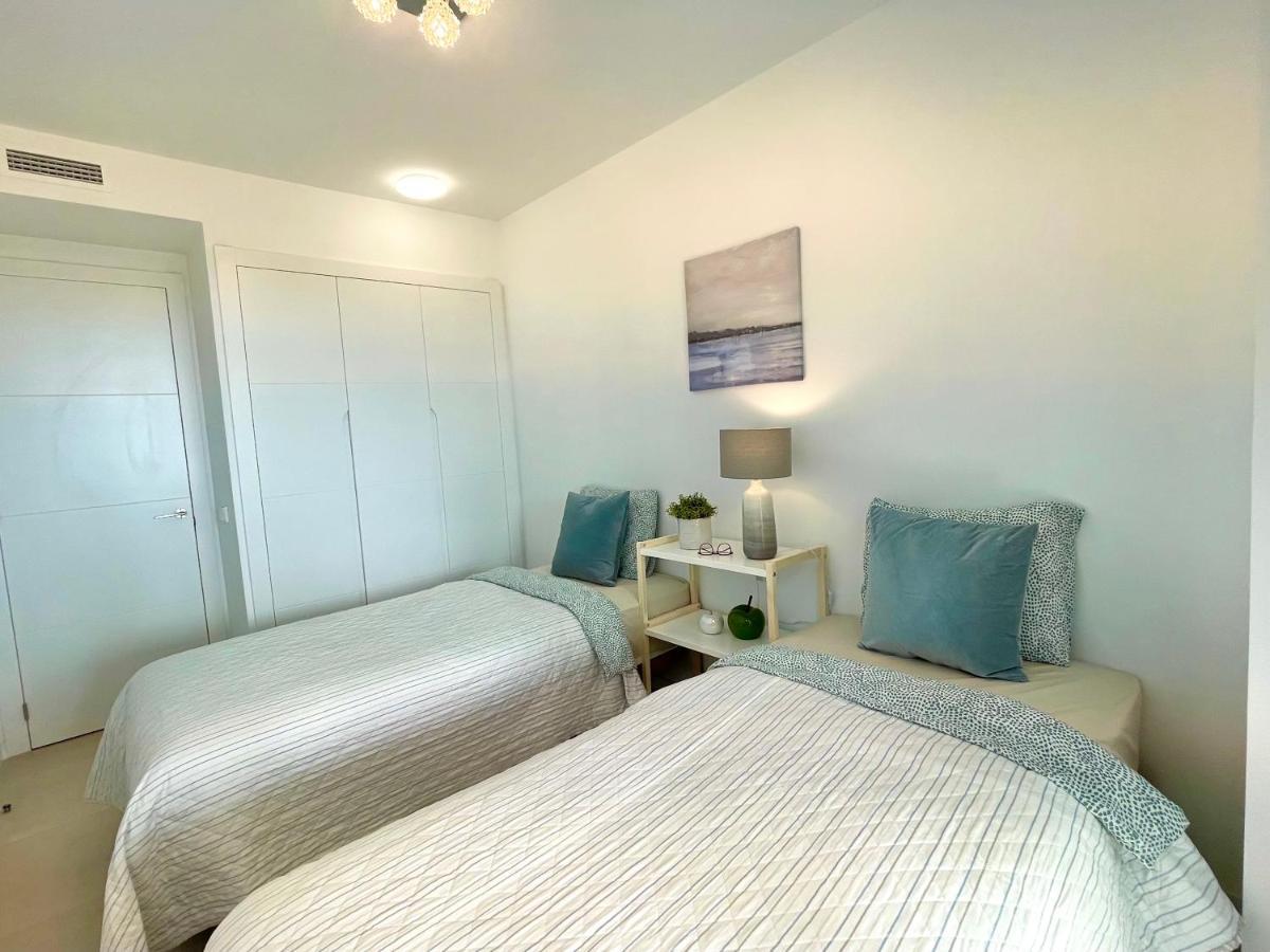 Luxury 3 Bedroom Apartment 300M From The Beach Fuengirola Bagian luar foto